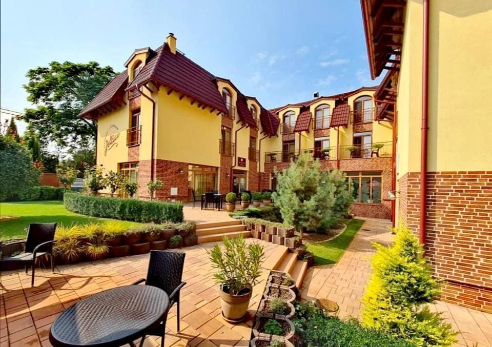Jolan Pension & Restaurant Cicov Dış mekan fotoğraf