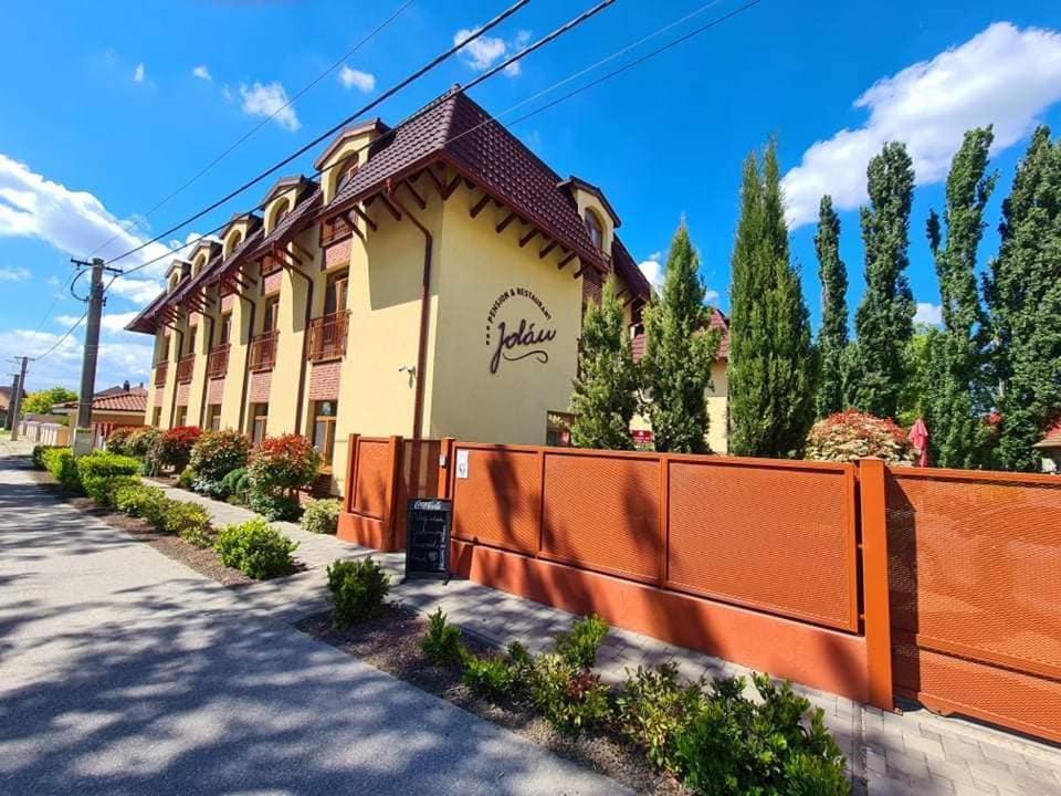 Jolan Pension & Restaurant Cicov Dış mekan fotoğraf